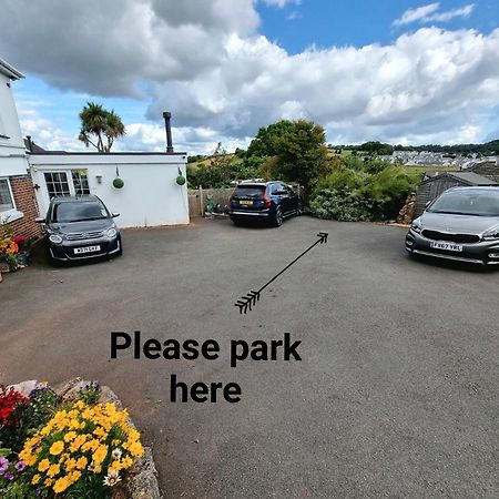Lovely Private Studio Room With Own Kitchen And Bathroom. Set In The Popular Area Of Shiphay In Torquay And Only A Short Walk From Torbay Hospital Bagian luar foto