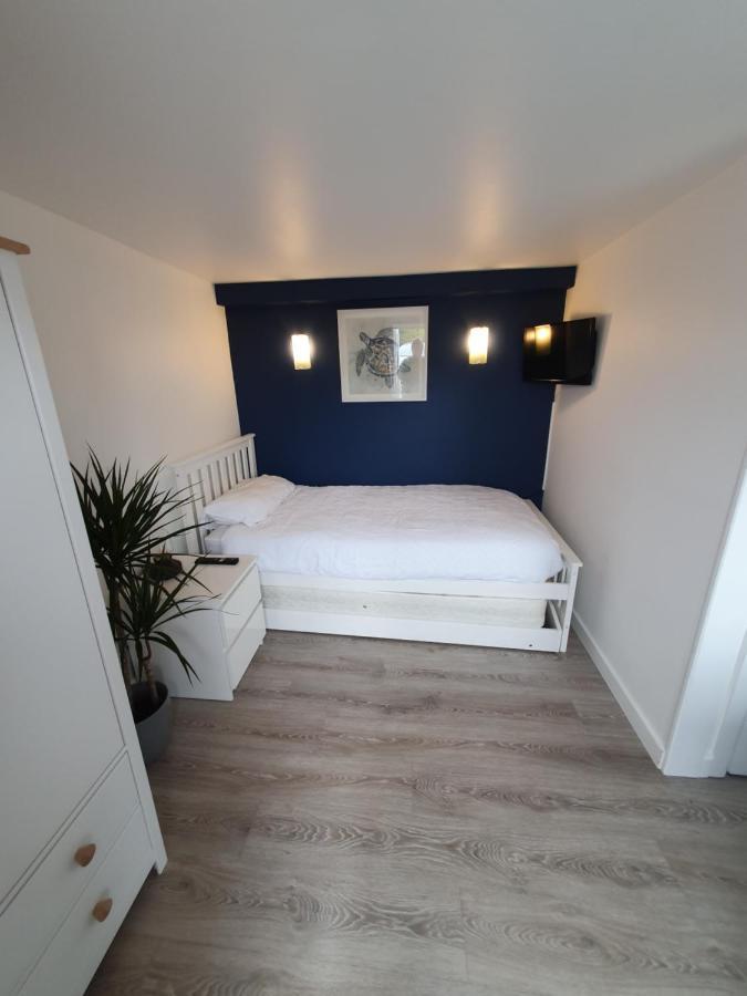 Lovely Private Studio Room With Own Kitchen And Bathroom. Set In The Popular Area Of Shiphay In Torquay And Only A Short Walk From Torbay Hospital Bagian luar foto
