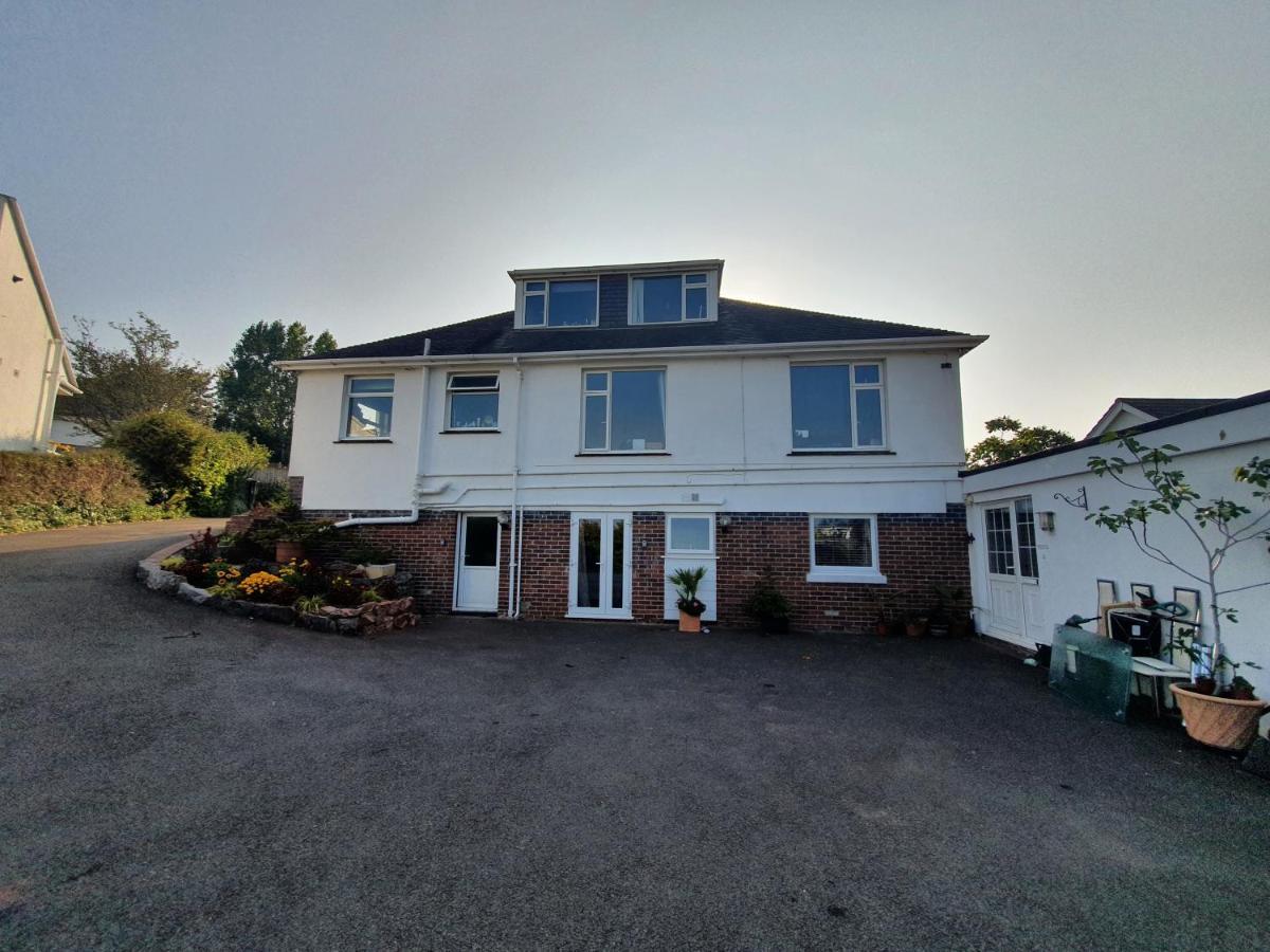 Lovely Private Studio Room With Own Kitchen And Bathroom. Set In The Popular Area Of Shiphay In Torquay And Only A Short Walk From Torbay Hospital Bagian luar foto