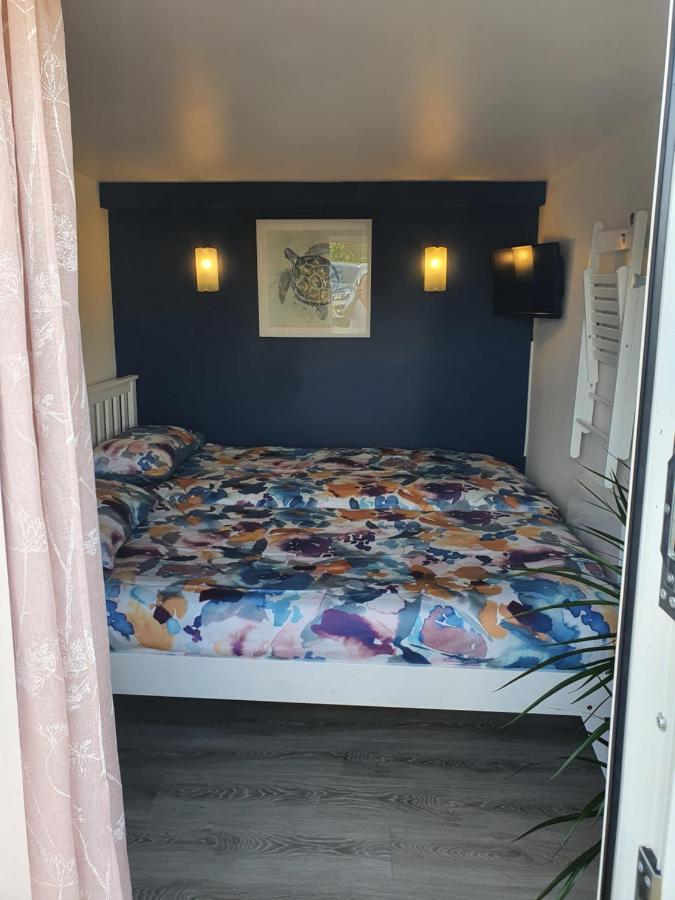 Lovely Private Studio Room With Own Kitchen And Bathroom. Set In The Popular Area Of Shiphay In Torquay And Only A Short Walk From Torbay Hospital Bagian luar foto