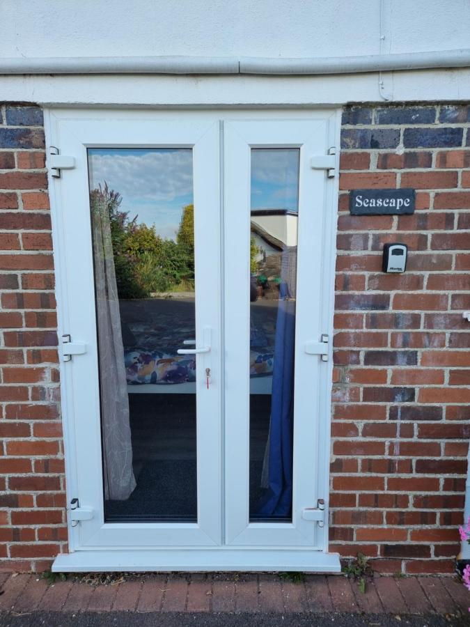 Lovely Private Studio Room With Own Kitchen And Bathroom. Set In The Popular Area Of Shiphay In Torquay And Only A Short Walk From Torbay Hospital Bagian luar foto