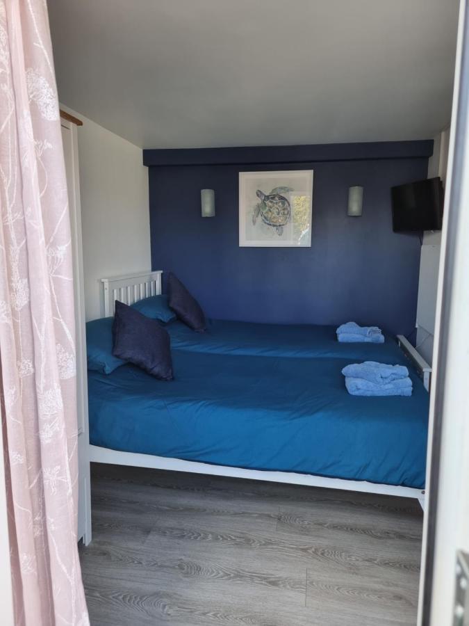Lovely Private Studio Room With Own Kitchen And Bathroom. Set In The Popular Area Of Shiphay In Torquay And Only A Short Walk From Torbay Hospital Bagian luar foto