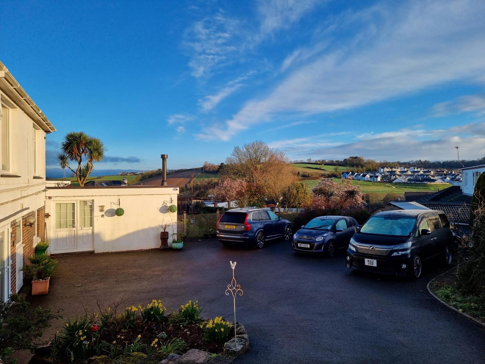 Lovely Private Studio Room With Own Kitchen And Bathroom. Set In The Popular Area Of Shiphay In Torquay And Only A Short Walk From Torbay Hospital Bagian luar foto